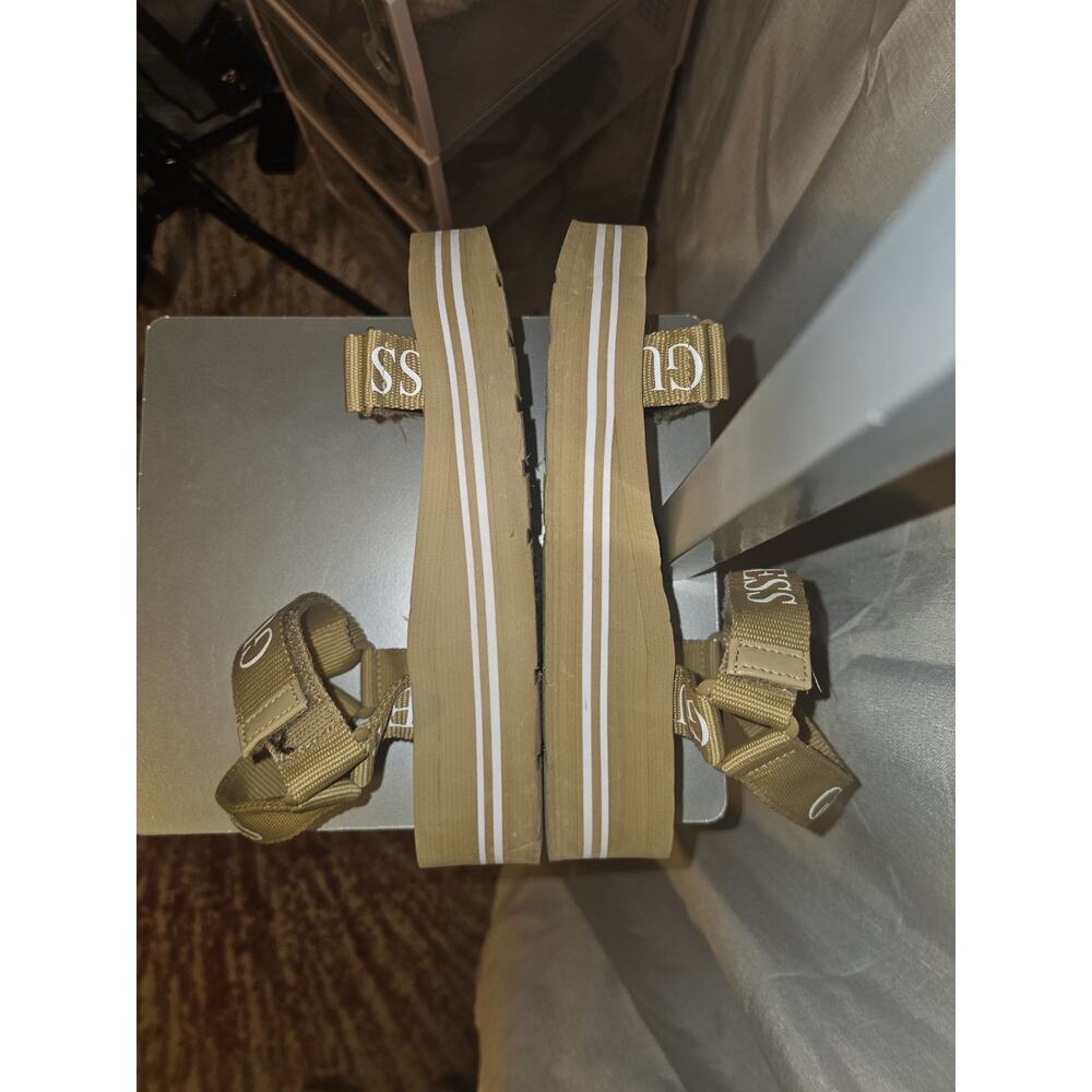 Guess‎ Tan Sandals Size 9 | Adjustable straps Cushioned Sole | Great for Walking